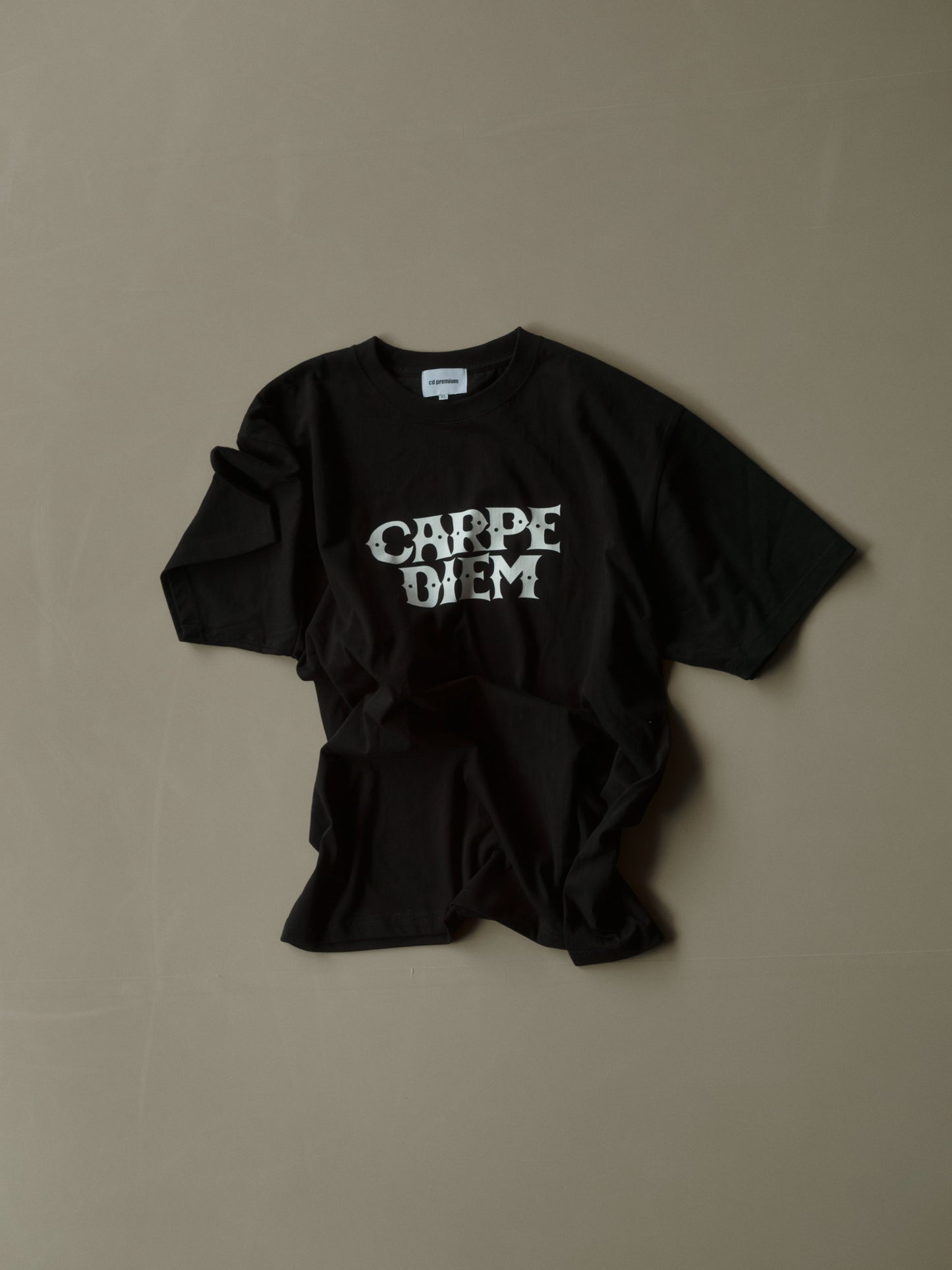 CARPE DIEM T-shirt - Black【Premium】