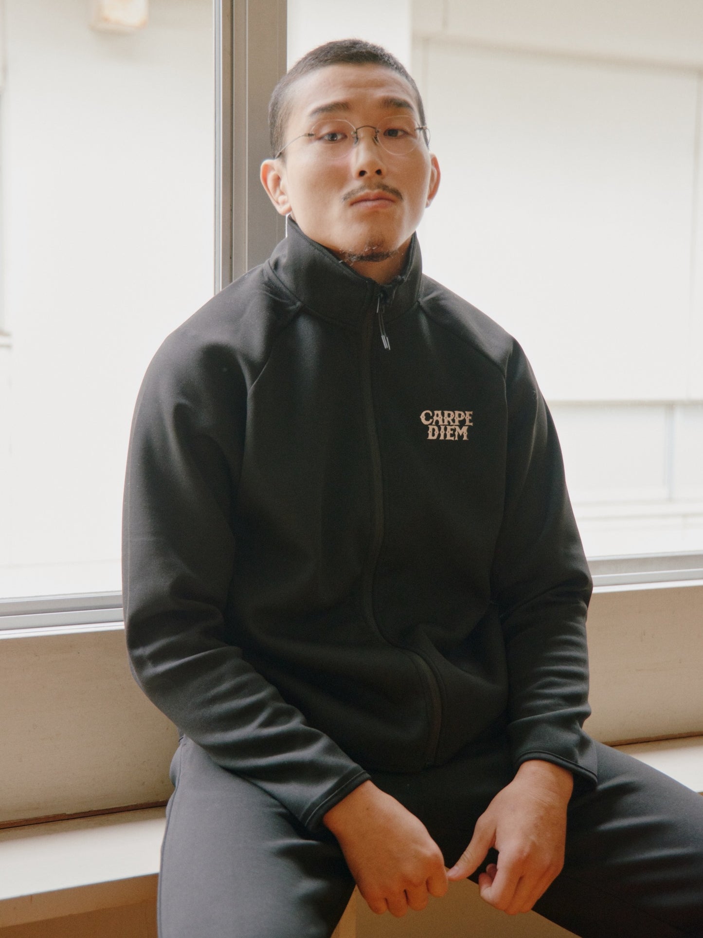 CARPE DIEM EMBROIDERY FULL-ZIP - Black