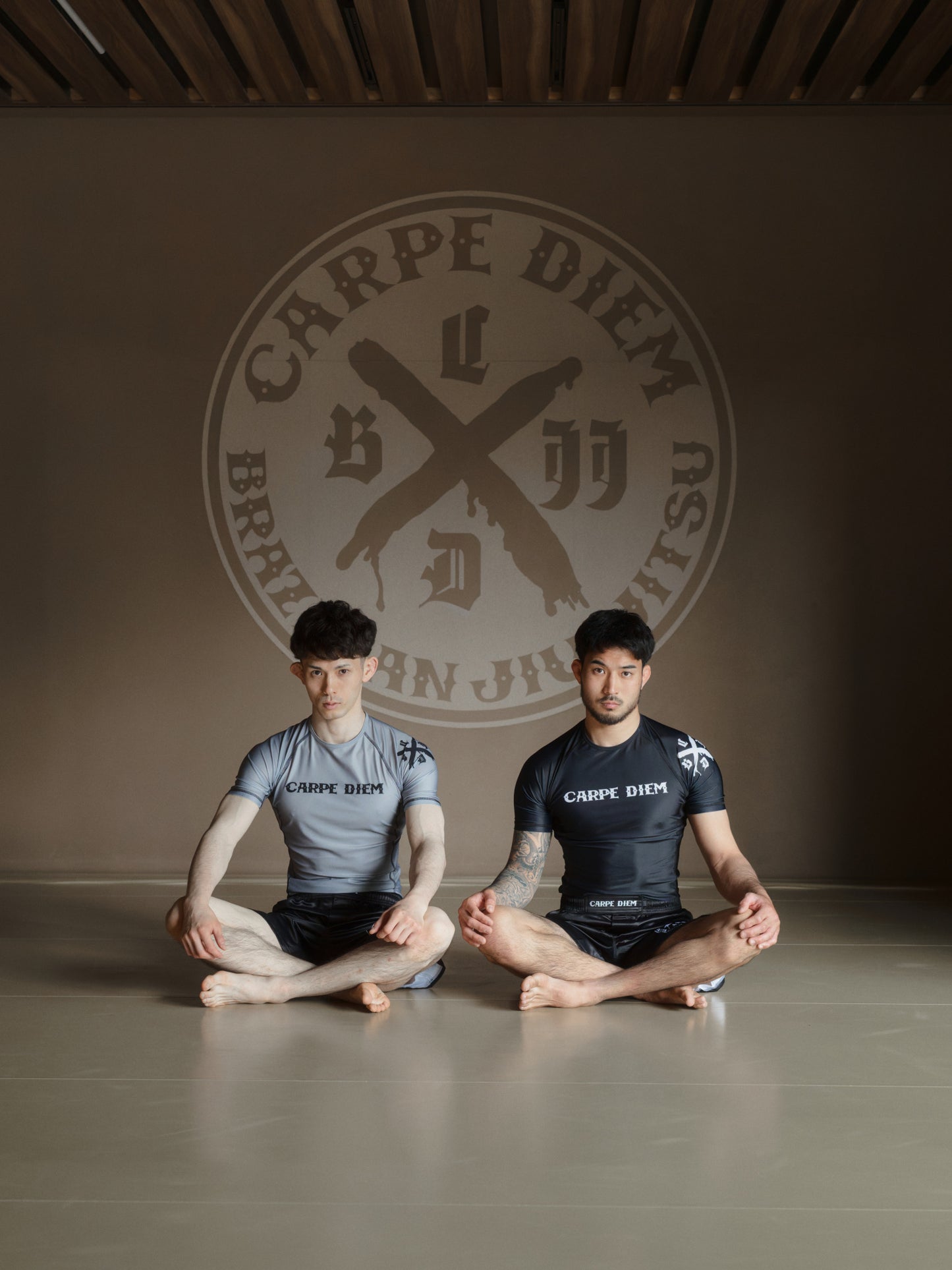 Short Sleeve Rash Guard - Gray