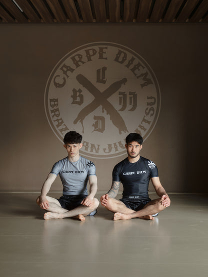 Short Sleeve Rash Guard - Gray