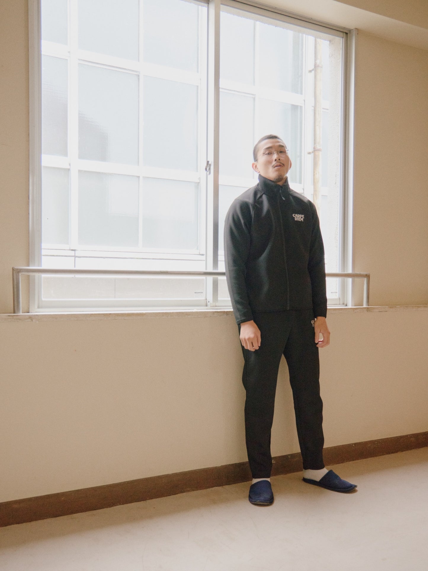 CARPE DIEM EMBROIDERY FULL-ZIP - Black